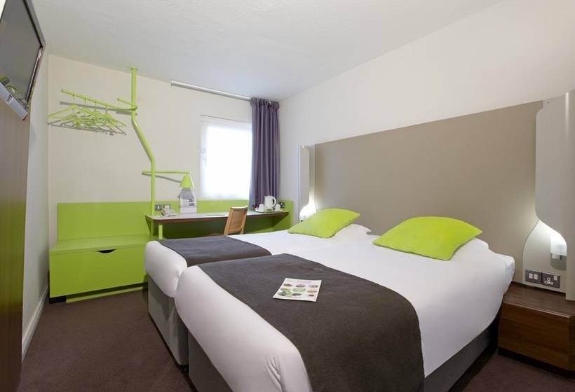 ホテル Campanile  Swindon