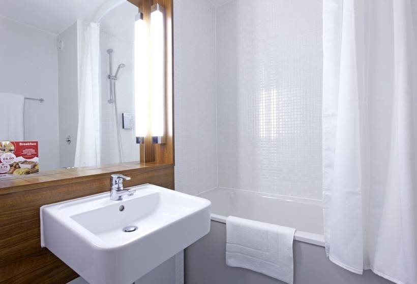 ホテル Campanile  Swindon