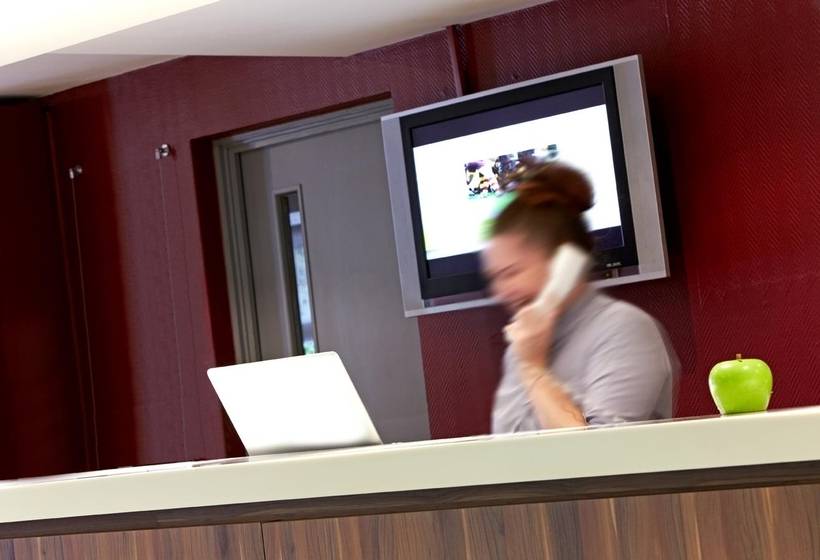 ホテル Campanile  Swindon