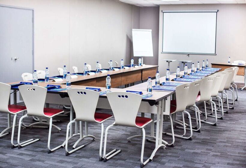 ホテル Campanile  Swindon