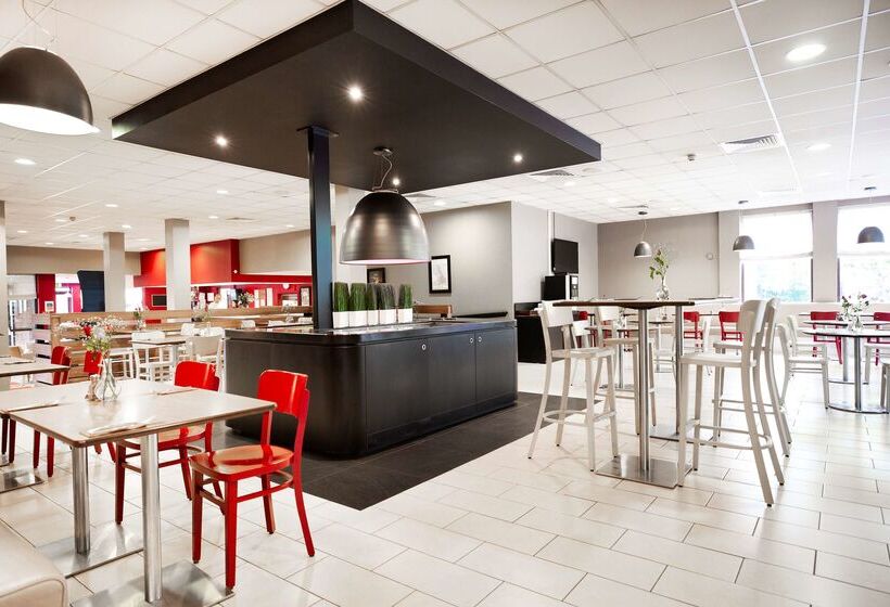 ホテル Campanile  Swindon