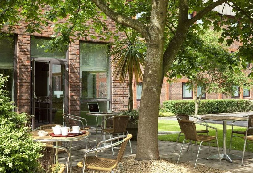 ホテル Campanile  Swindon