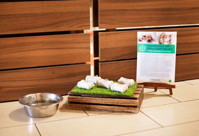 ホテル Campanile  Swindon