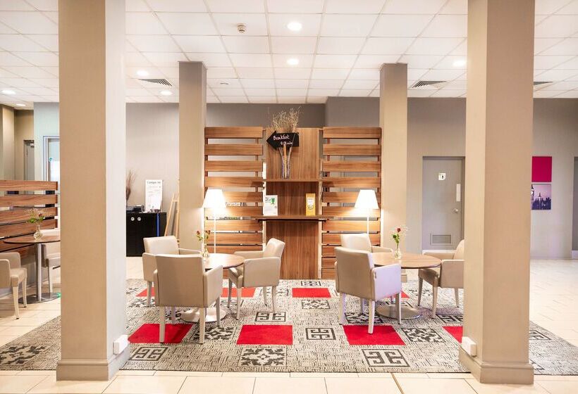 ホテル Campanile  Swindon