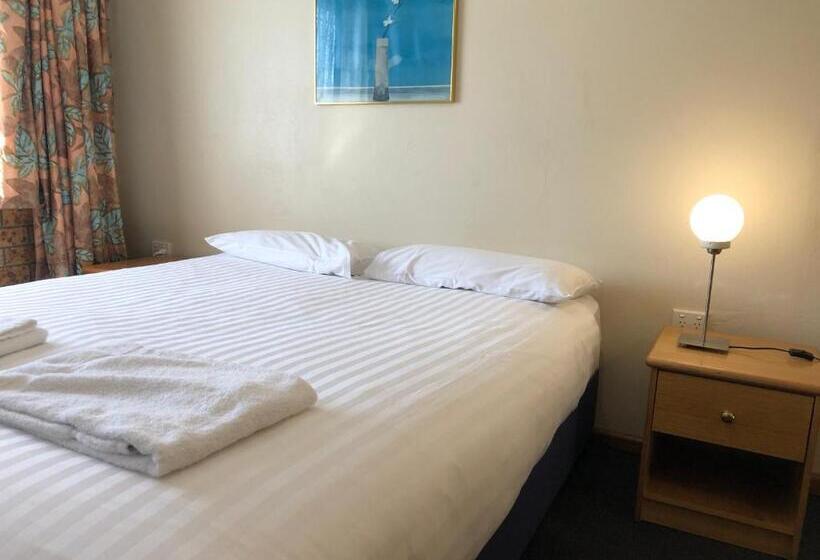 בית מלון כפרי Canberra Lyneham Motor Inn