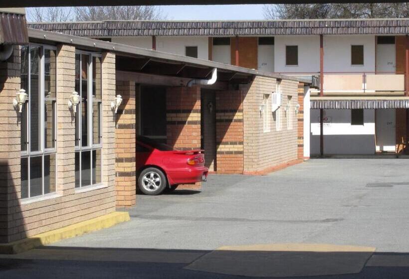 בית מלון כפרי Canberra Lyneham Motor Inn