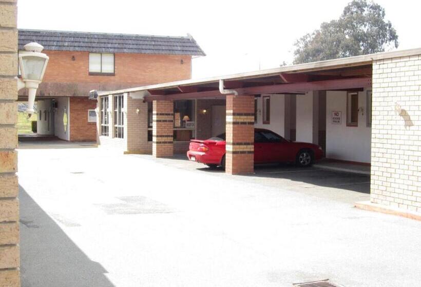 בית מלון כפרי Canberra Lyneham Motor Inn