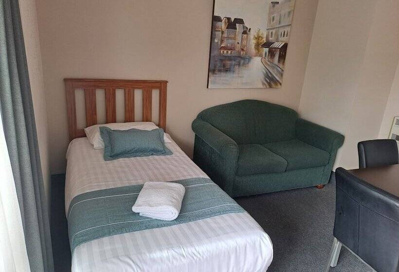 호텔 Commodore Motor Lodge