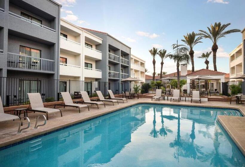 هتل Courtyard By Marriott Phoenix Mesa