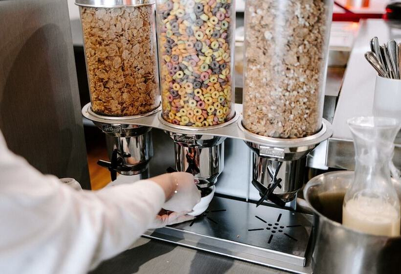 Delta Hotels By Marriott Saguenay Conference Centre