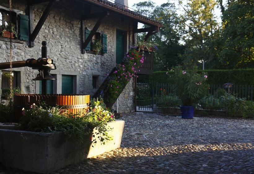 Отель Domaine De Chateauvieux