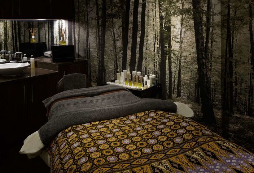 فندق Glasgow Westerwood Spa & Golf Resort