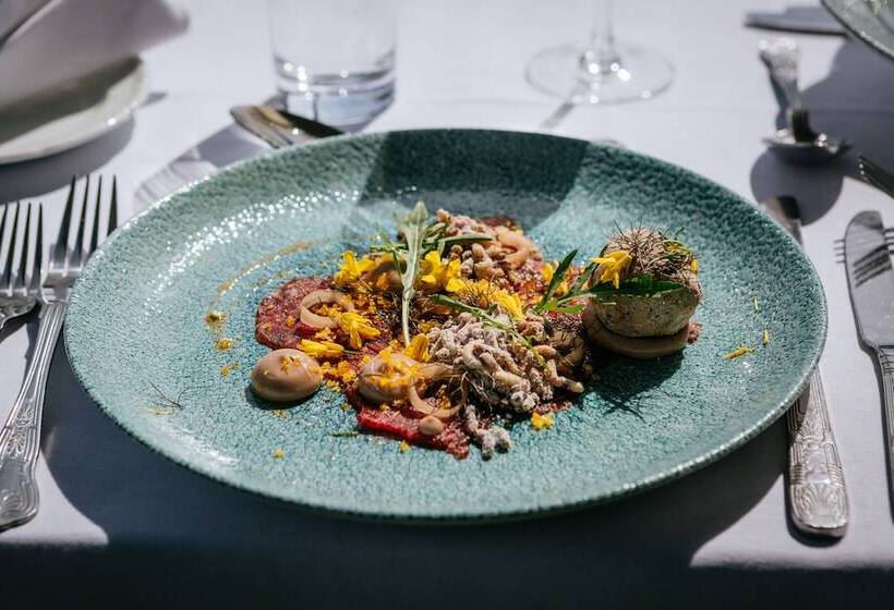 Eccles Hotel And Spa