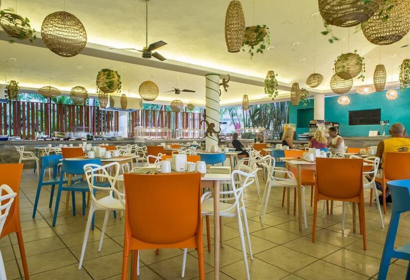 בית מלון כפרי Fontan Ixtapa