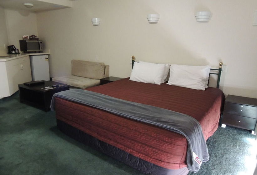 Fountain Court Motel