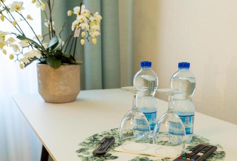 ホテル Garni Dei Fiori