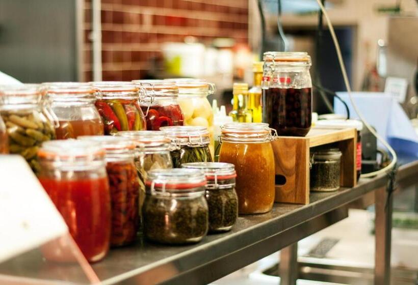 Glasgow West Hotel By Compass Hospitality