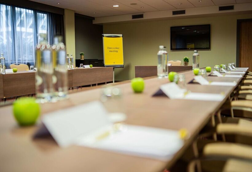 Отель Golden Tulip Leiden Centre