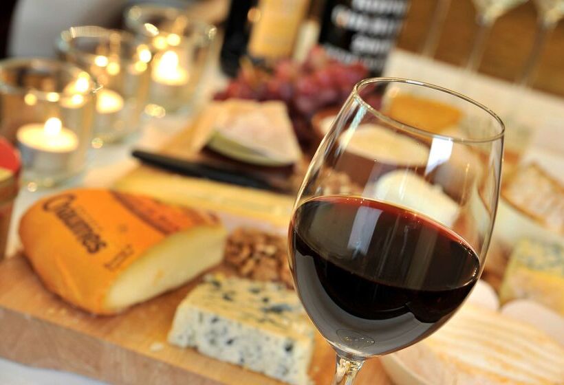 Отель Golden Tulip Leiden Centre