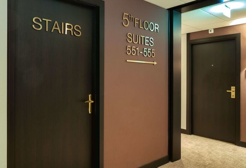 Отель Golden Tulip Leiden Centre