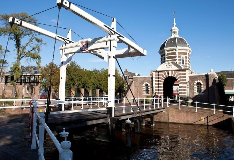 Отель Golden Tulip Leiden Centre