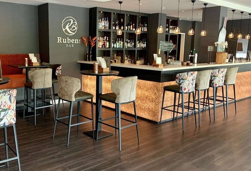 Отель Golden Tulip Leiden Centre