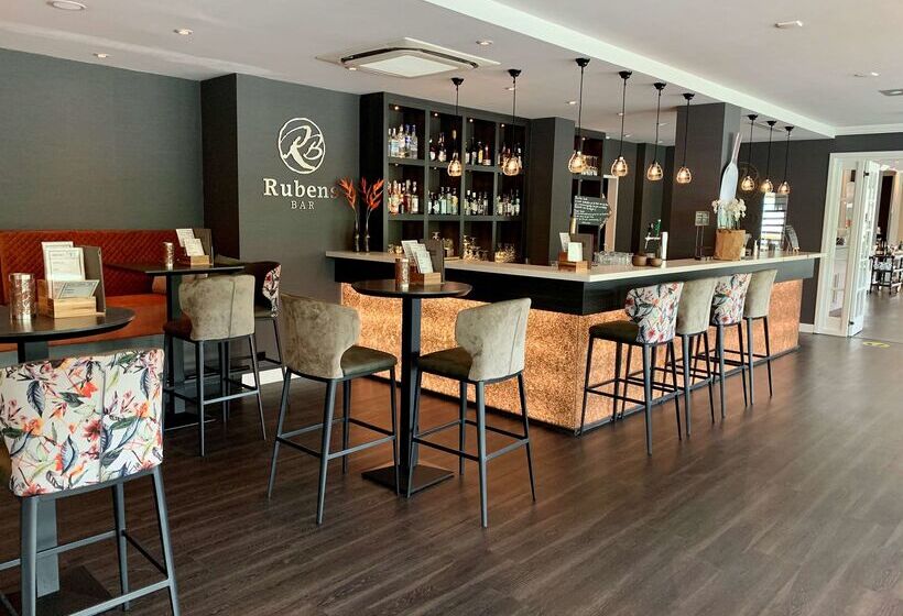 Отель Golden Tulip Leiden Centre