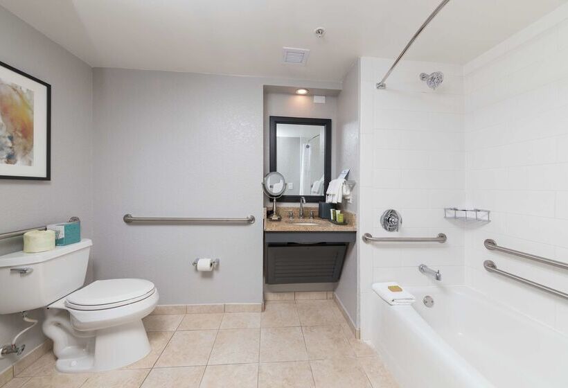 فندق Hilton Melbourne Beach Oceanfront