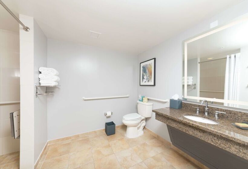 فندق Hilton Melbourne Beach Oceanfront