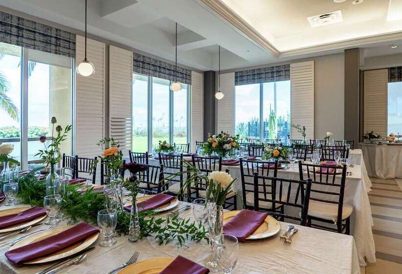 فندق Hilton Melbourne Beach Oceanfront