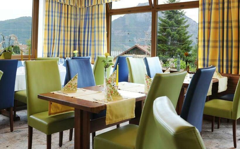 בית מלון כפרי Hocheck