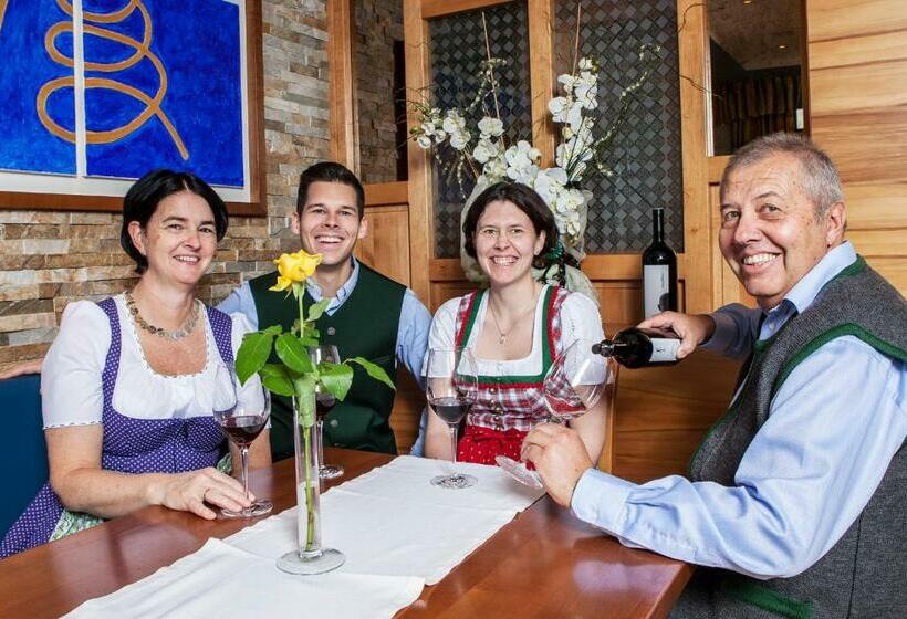 בית מלון כפרי Hocheck