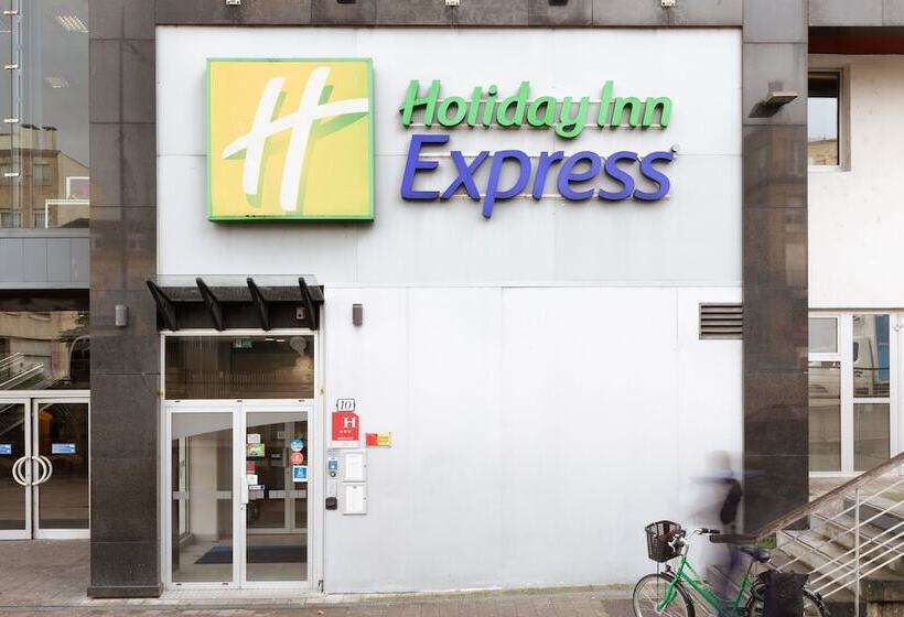هتل Holiday Inn Express Amiens, An Ihg