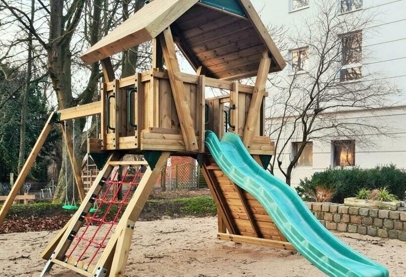 בית מלון כפרי Holiday Inn Lübeck, An Ihg