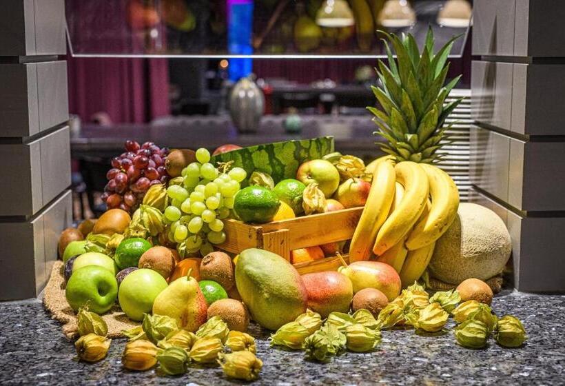 בית מלון כפרי Holiday Inn Lübeck, An Ihg