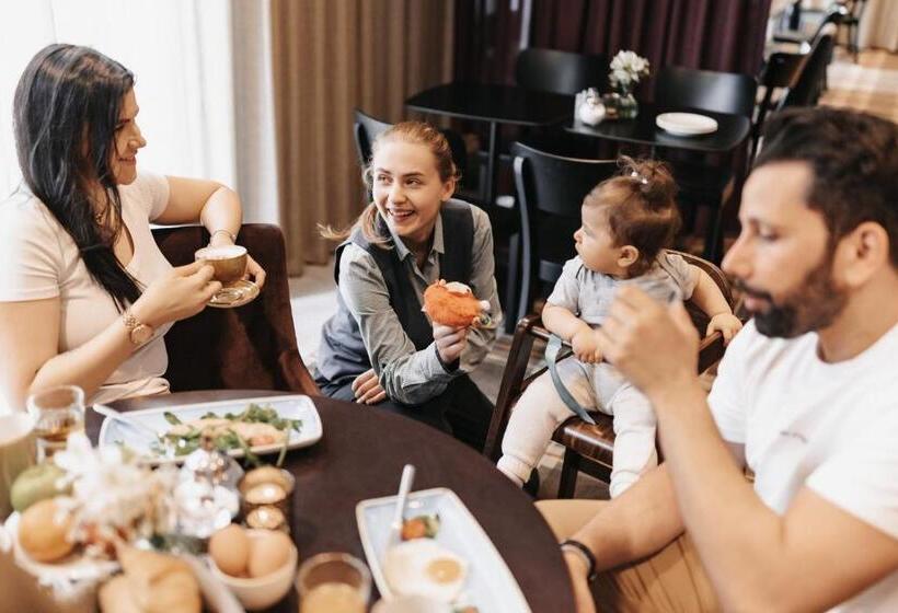 בית מלון כפרי Holiday Inn Lübeck, An Ihg