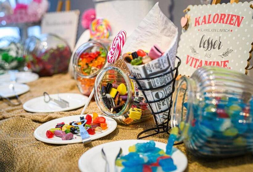 בית מלון כפרי Holiday Inn Lübeck, An Ihg