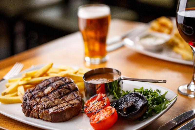 Отель Holiday Inn Maidenhead Windsor By Ihg