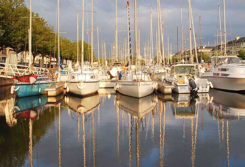 ホテル Ibis Port De Plaisance