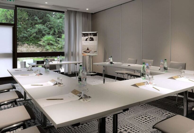 ホテル Ibis Port De Plaisance