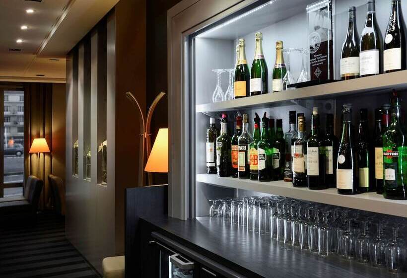 ホテル Ibis Port De Plaisance