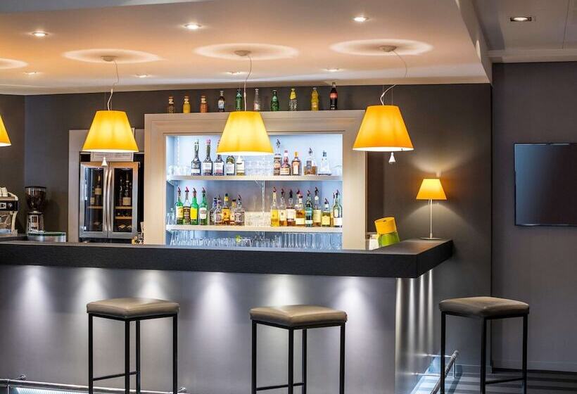 ホテル Ibis Port De Plaisance