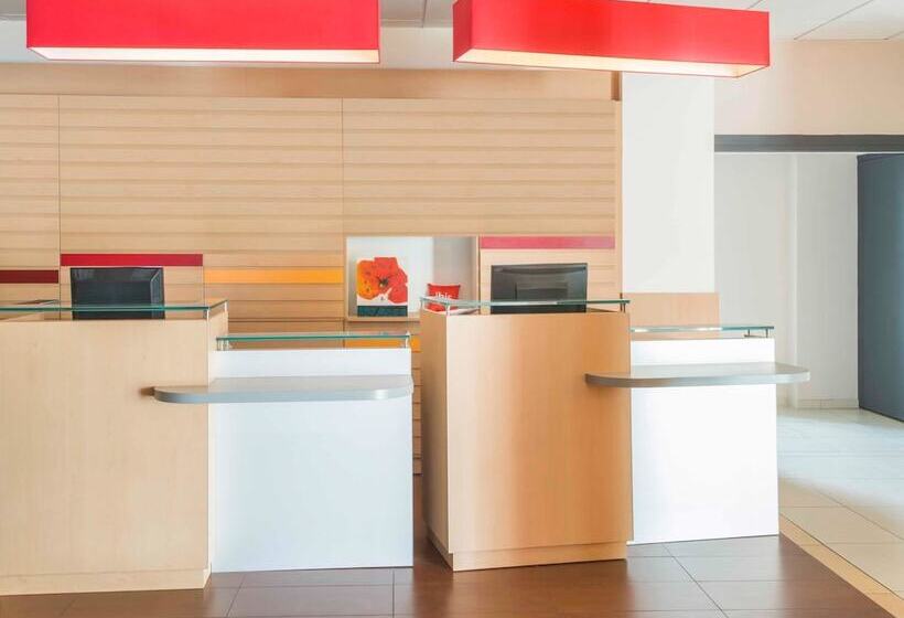 Отель Ibis Cholet