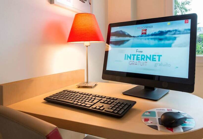 Отель Hôtel Ibis Cognac Centre