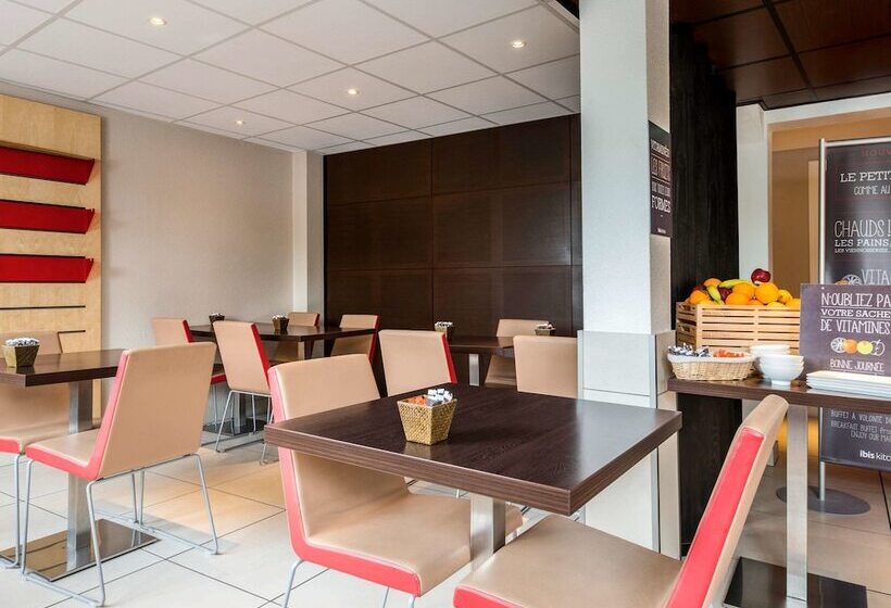 Отель Hôtel Ibis Cognac Centre