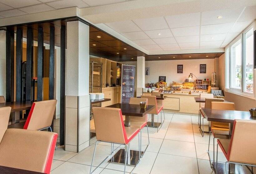 Отель Hôtel Ibis Cognac Centre