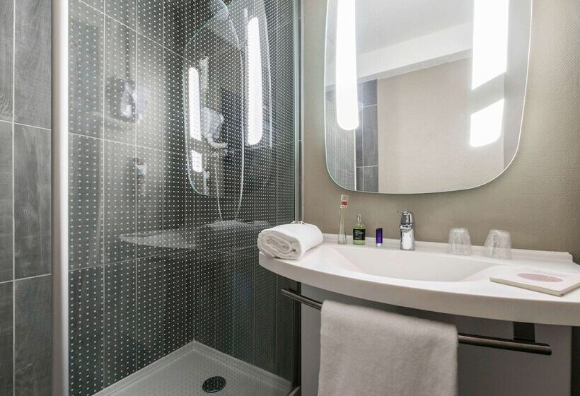 Отель Hôtel Ibis Cognac Centre