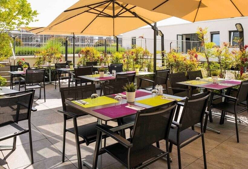 Отель Ibis Lausanne Crissier