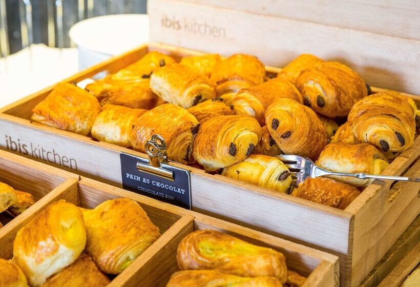 Отель Ibis Lausanne Crissier