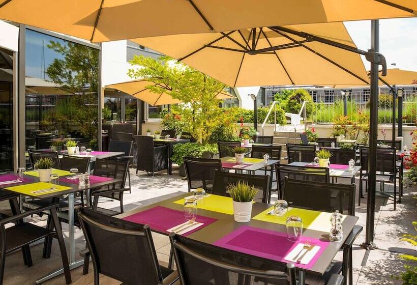 Отель Ibis Lausanne Crissier